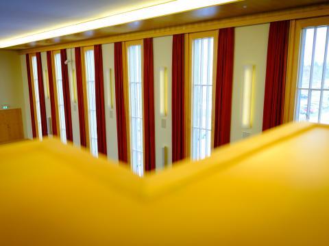 Horft yfir hátíðasalinn í Aðalbyggingu Háskóla Íslands